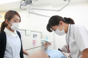 女性歯科医師(女医)による治療も可能です。